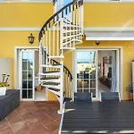 Cosy Rooftop Terrace Апартаменты *