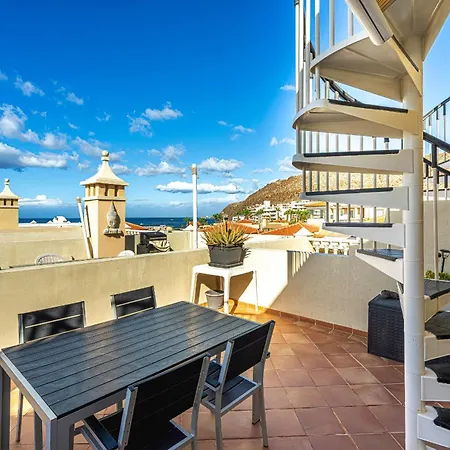 Cosy Rooftop Terrace *